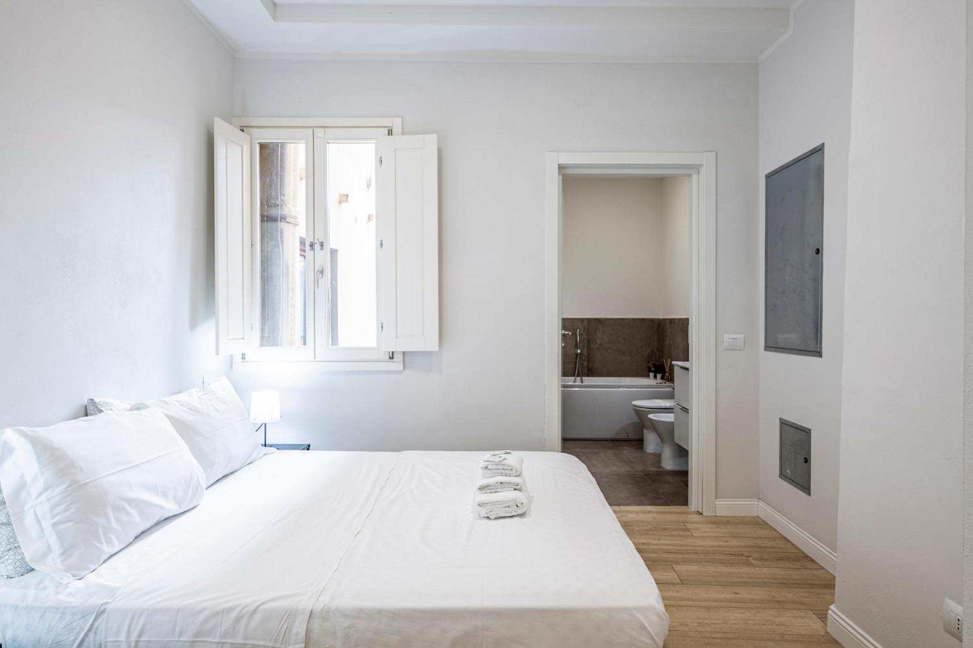 10 Minuti Duomo - Double Suite Con Idromassaggio 佛罗伦萨 外观 照片
